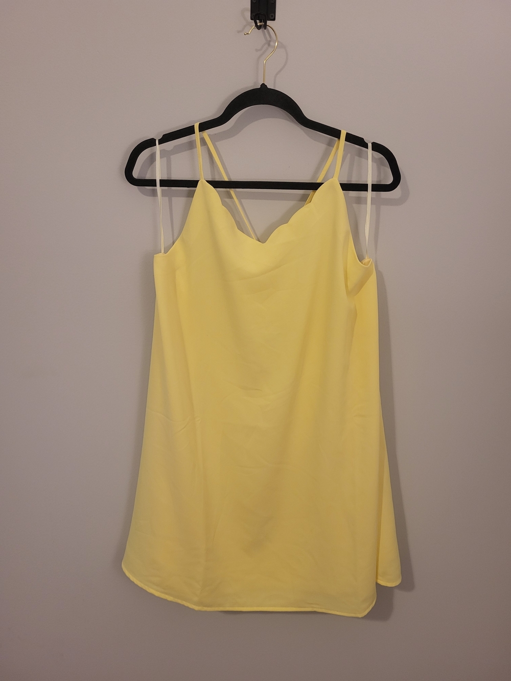 Very J Pale Yellow Scalloped V-Neck Cami